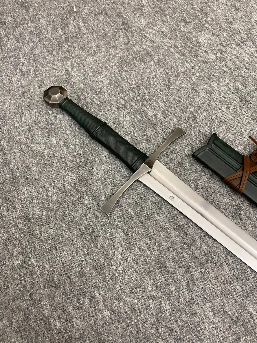 埃克塞特XIIa型视觉系列剑 - gallery-02.png