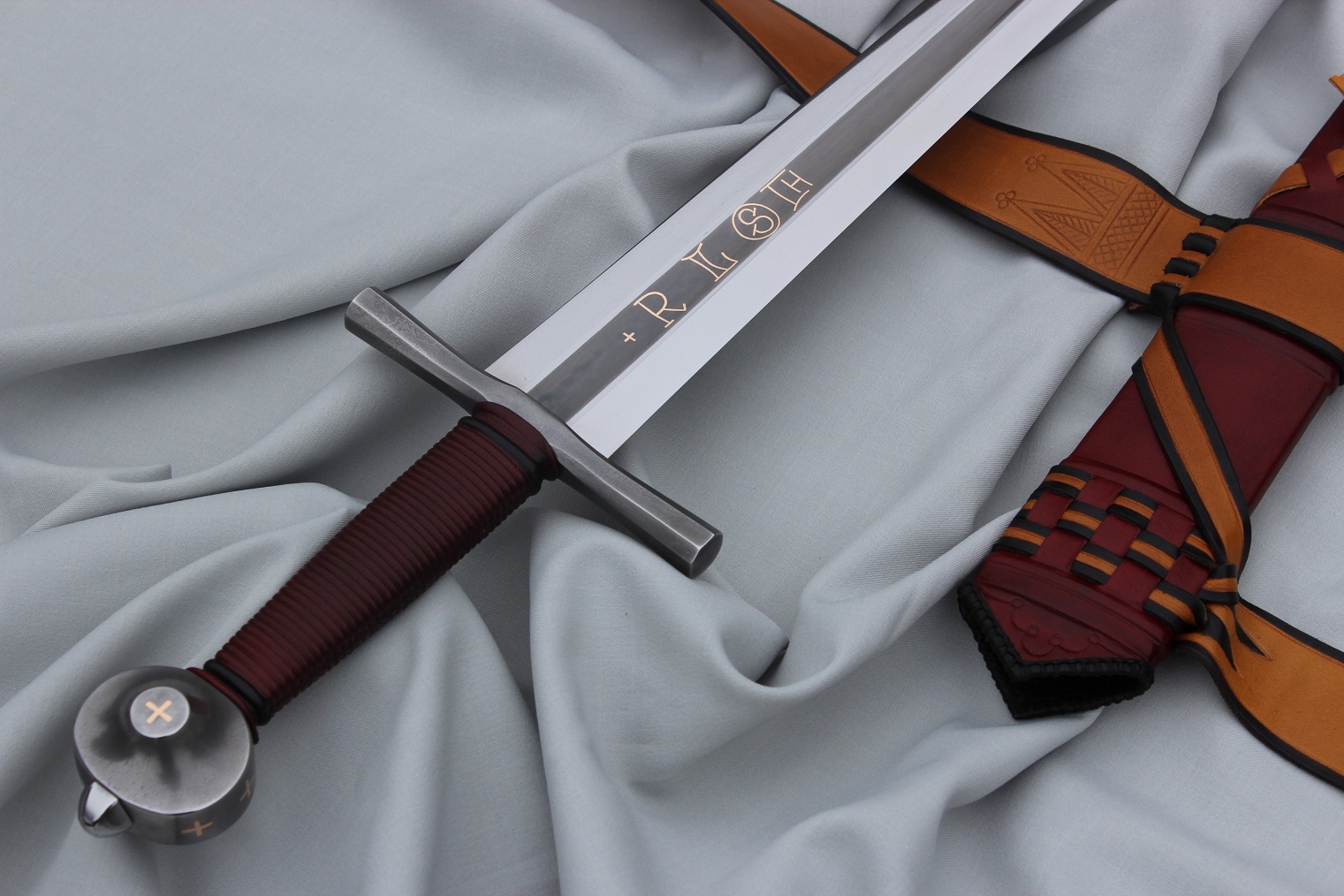 纽伦堡皇帝堡14世纪剑 - gallery-02.jpg