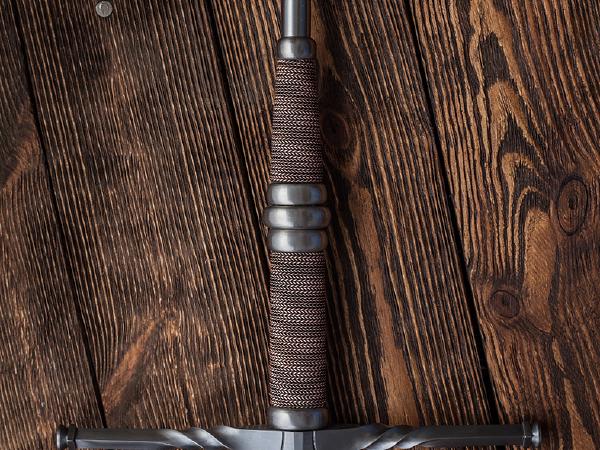 猎魔人利维亚杰洛特钢剑